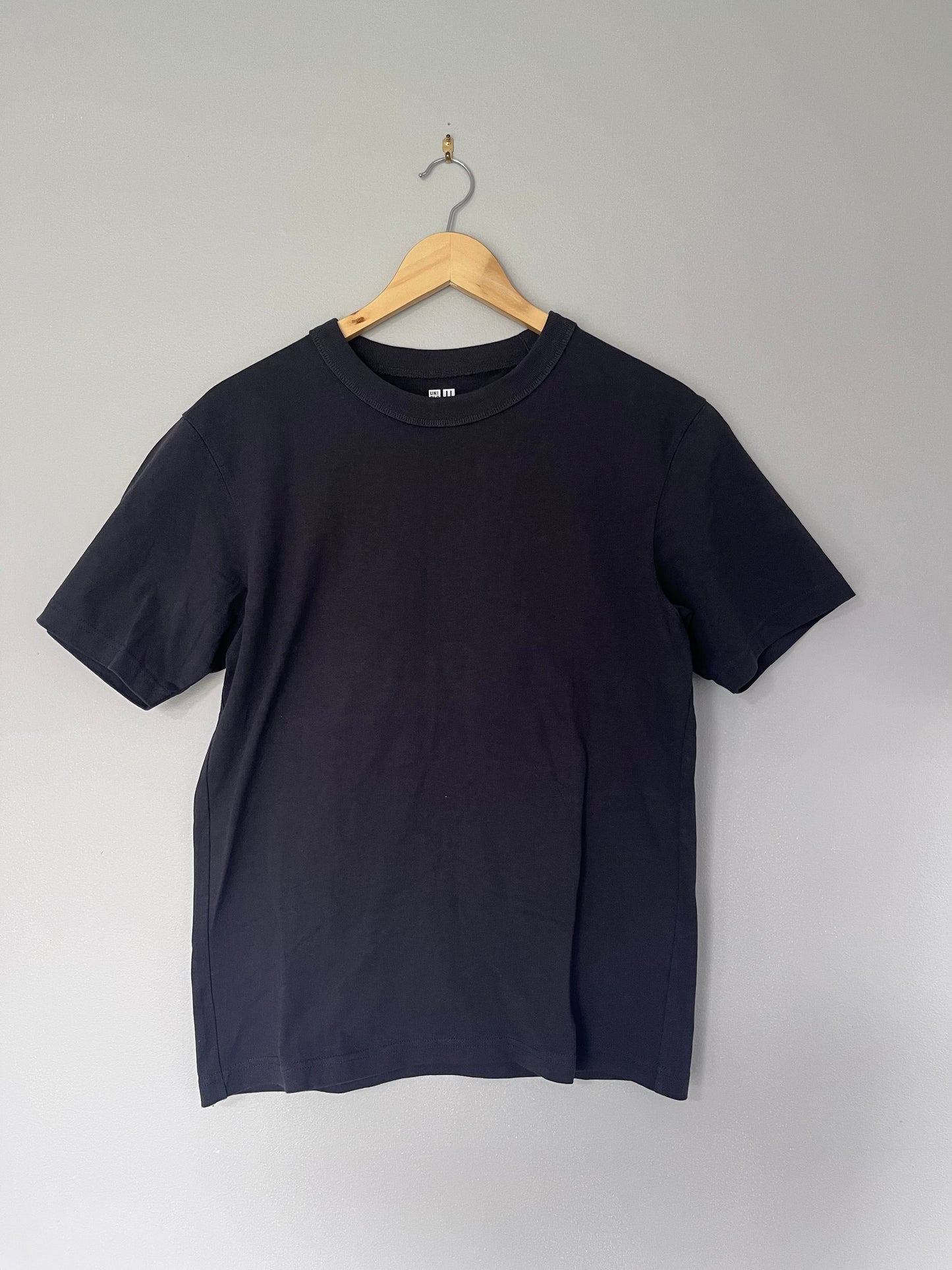 Plain Charcoal Uniqlo Tee - S